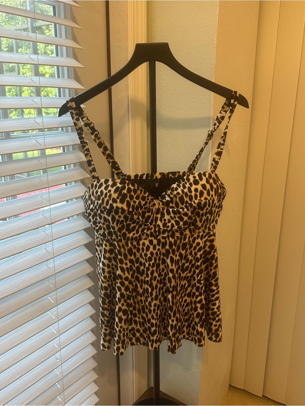Torrid Leopard Print Underwire Tankini Swim Top Size 1 D/DD